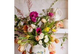 Spring Bunch 3 Pint Jug