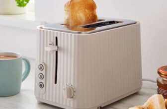 Textured Ribbed Plastic 2-Slice Toaster (free C&C only)