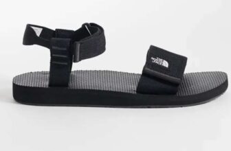 The North Face Skeena sandals II in black – Sizes 9 to 12 w/code