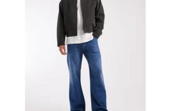 Tommy Jeans Robbie Relaxed Bootcut Jeans in Dark Denim