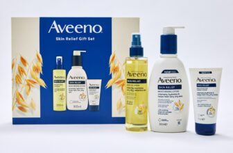 Aveeno Skin Relief Gift Set for Very Dry Skin (Pack of 3) Includes Body Oil Spray 200ml, Moisturising Lotion 300ml and Moisturising Hand Cream 75ml, Use Together to Heal Dry Skin