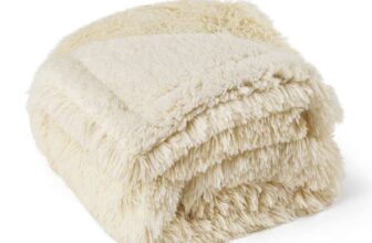 Bedsure Waterproof Dog Blankets Small – 60x80cm with checkout discount. Sold by Bedsure Comfy Pet / FBA