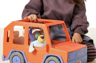 Bluey Buddies Big Heeler 4WD Playset Including Exclusive 8 inch Bluey Plush – Free C&C