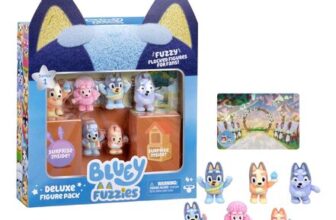 Bluey Fuzzies Deluxe 8-Figure Pack with 2 Surprises