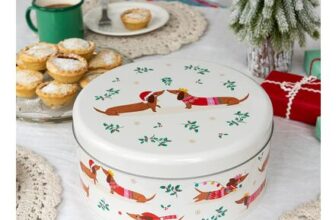 Cake Storage Tin – Festive Sausage Dog