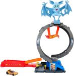 Hot Wheels City Bat Loop Attack Playset & 1:64 Scale Toy Car