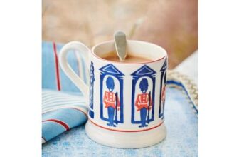Kings Guard 1/2 Pint Mug