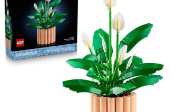 LEGO Botanicals Peace Lily – Artificial Potted Plants Set for Adults – incl. Faux White Flowers & Buds for Living- 11504