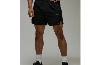 Man Active Perforated Stretch Woven Regular Fit 5inch Gym Short