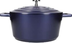 MasterClass Medium Casserole Dish with Lid 4 Litre/24 cm, Lightweight Cast Aluminium, Induction Hob and Oven Safe, Blue
