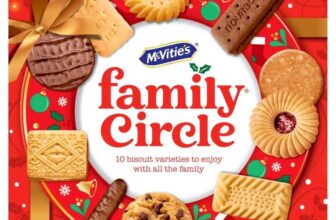McVities Family Circle Biscuit Assortment, Festive Selection Box, 400 g