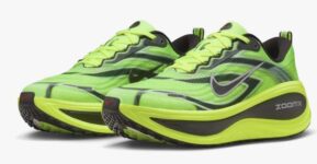 Nike Vomero Plus SE Mens Running Shoes