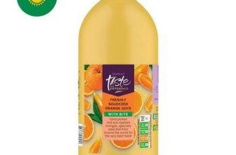 Sainsburys Freshly Squeezed Orange Juice with Bits, Taste the Difference 1.5L