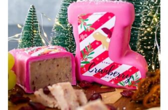 Santas Boot Cranberry Cheddar Truckle