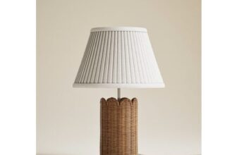 Wicker Scalloped Table Lamp