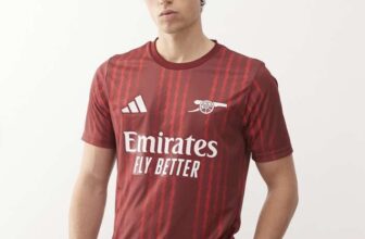 adidas Football Arsenal 25/26 preshirt in red, Size S-L