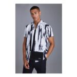 boohooMAN Short Sleeve Slub Large Scale Abstract Regular Fit Shirt