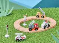 Chad Valley Oval Wooden Train Track Set £7 / Alfie & Joe Wooden Train Set £10.50 / Wooden Dinosaur Themed Train Set £11.20 w/code – Free C&C
