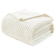 EMME Fleece Throw Blanket for Sofa, Soft, Fluffy, 150 x 200cm, 3D Touch Experience, Warm Cozy Throw, Versatile Single Flannel Blanket for Bed, Couch, Sofa, Armchairs, White