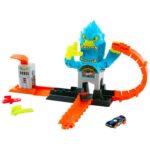 Hot Wheels City Gorilla Slam Attack Playset & 1:64 Scale Toy Car