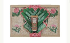 Marie Curie William Morris Gardening Gloves Set in Wooden Box