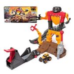 Monster Jam 1:64 Smash & Bash Playset