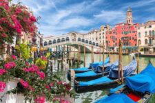 Venice 14-16 October. Fly from Luton. Return to Stansted. hu Vwenezia Camping in town Accomodation. Based on two sharing.