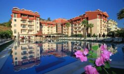 10 Nts 2 Adults, S-C 4-Star Apartment Marmaris, 20-31 Oct, £25.94pppn incl. London Gatwick Flights 30kg Luggage Backpack Transfers & Taxes