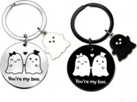 2pcs Friendship Gifts Matching Keychains Cute Ghost Add Whimsical Flair to Your Daily Carry Halloween Gifts for Women Men Halloween Party Favors Perfect for Sharing With Your Best Friend