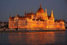 4-Star 1-Night Stay for 2 in Budapest for less than £87 w/Return Flights from London and a River Danube Cruise (spend more for 2 whole days)