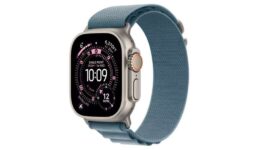 Apple Watch Ultra 3 GPSCell 49mm – Light Blue Alpine Loop – M