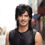 BERRYLION Black 70s/80s Mens Mullet Wig/Blonde £5.99.Sold by LITTLE UNIVERSE /FBA