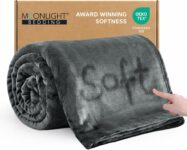 MOONLIGHT20015 Fleece Throw Blanket for Sofa Grey 4ft x 5ft – Soft Cosy Fluffy Blankets for Bed/Couch, Warm Single Versatile Throws for Adults, Dark Gray, 130×150 cm