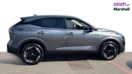 Nissan Qashqai Car 1.3 DiG-T MH N-Connecta Glass Roof 5 Door – Used Pre Reg