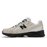 174 New Balance 740 trainers in timberwolf