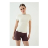 DSGN Studio Piping Detail Fitted Top – Cream