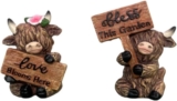Garden Ornaments Outdoor, 2PCS Cute Highland Cows Holding Welcome Cards, Waterproof Resin Yaks Handicraft, Courtyard Landscape Decoration, Creativity Birthday Gifts for Mum Friend Colleague