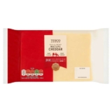 Tesco Mature / Extra Mature Cheddar 700g (Clubcard price)